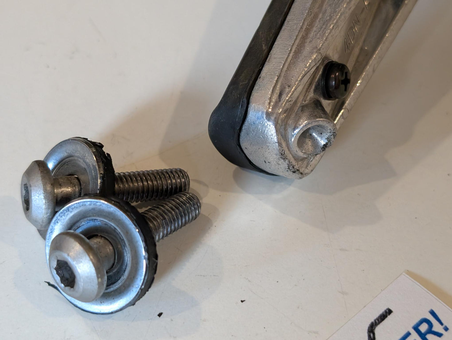 Yamaha GTS1000A 4BH Fussraste inkl. Halter hinten links 4BH-27430-00, gebraucht