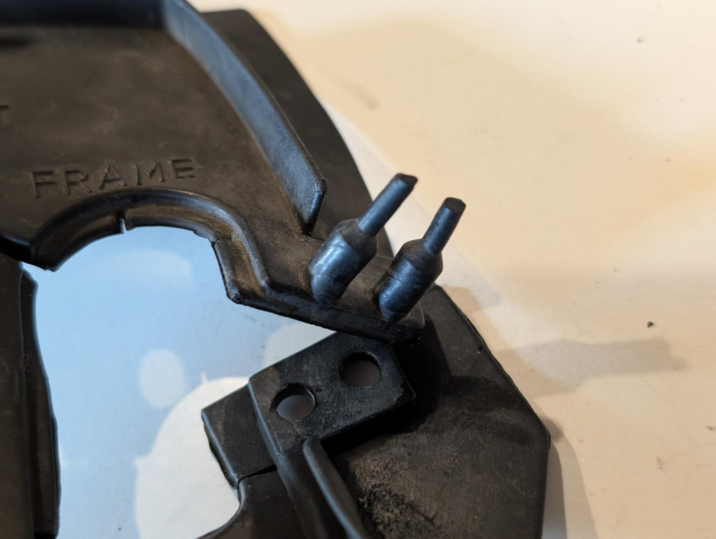 Yamaha GTS1000A 4BH Platte Schutzgummi Abdeckung links 4BH-28396-00 gebraucht