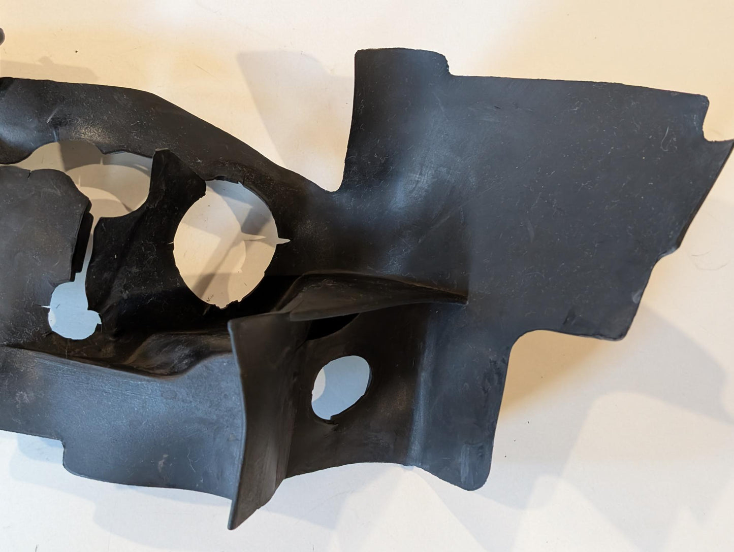 Yamaha GTS1000A 4BH Platte Schutzgummi Abdeckung rechts 4BH-28397-00 gebraucht