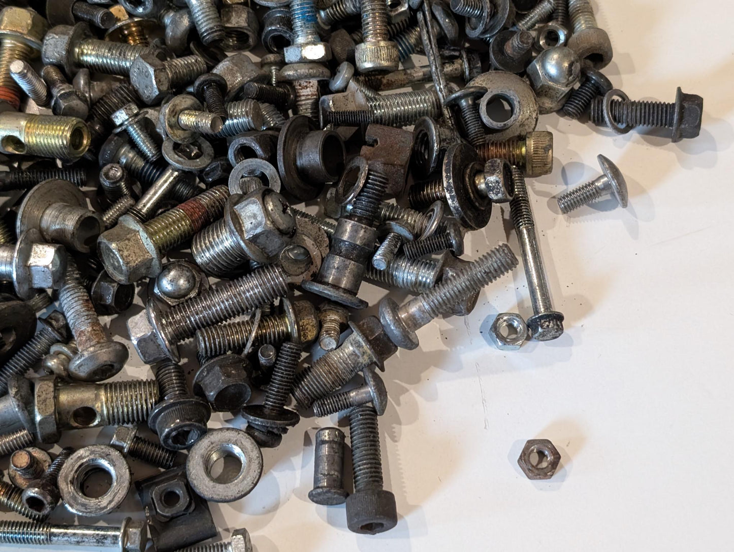 Yamaha GTS1000A 4BH Einzelabgabe Restteile Kleinteile Gummis Schrauben Halter Leitungen Schläuche gebraucht