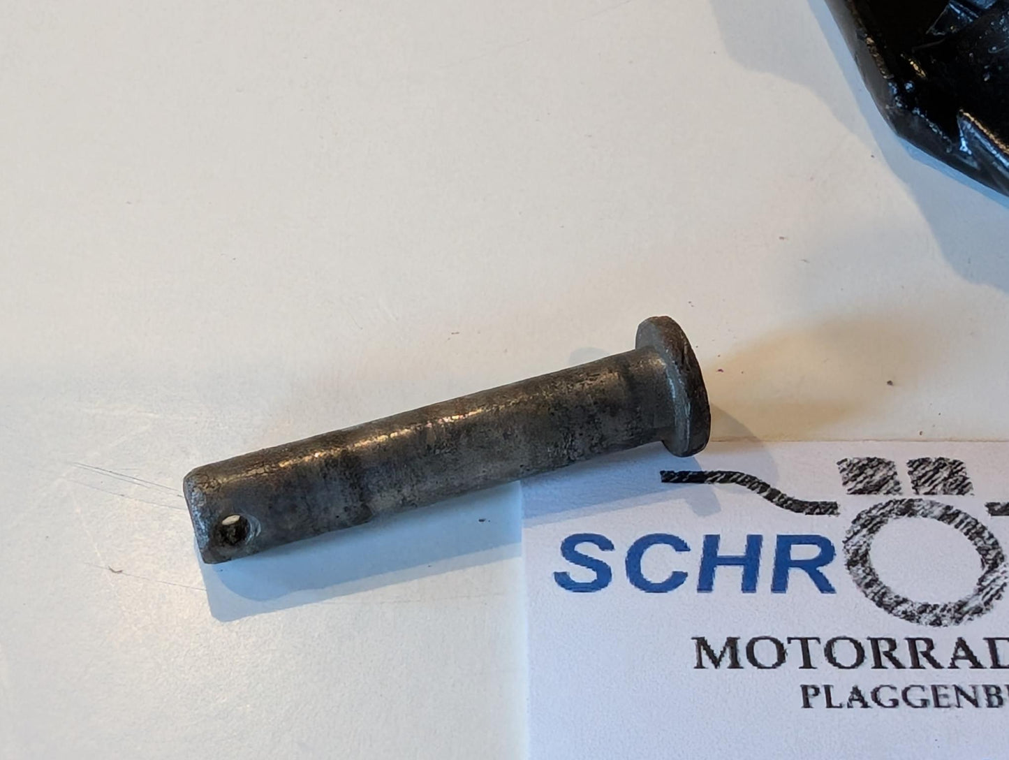 Yamaha DT175MX 2K4 Fussraste links vorne inkl. Feder und Bolzen, gebraucht