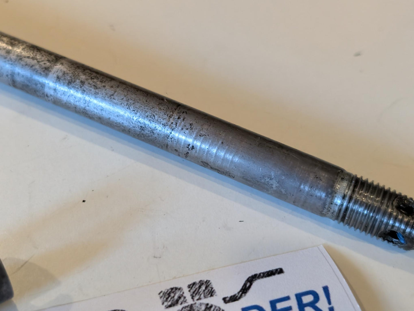 Yamaha DT175MX 2K4 Vorderradachse Vorderachse mit Hülse, gebraucht