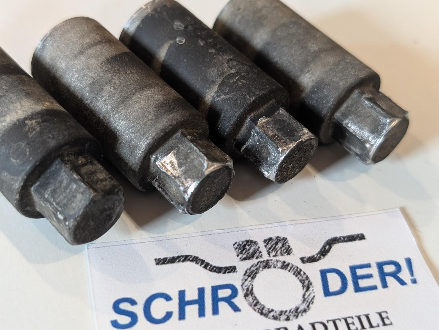 Yamaha DT175MX 2K4 Schrauben Schraubhülsen Zylinder, gebraucht