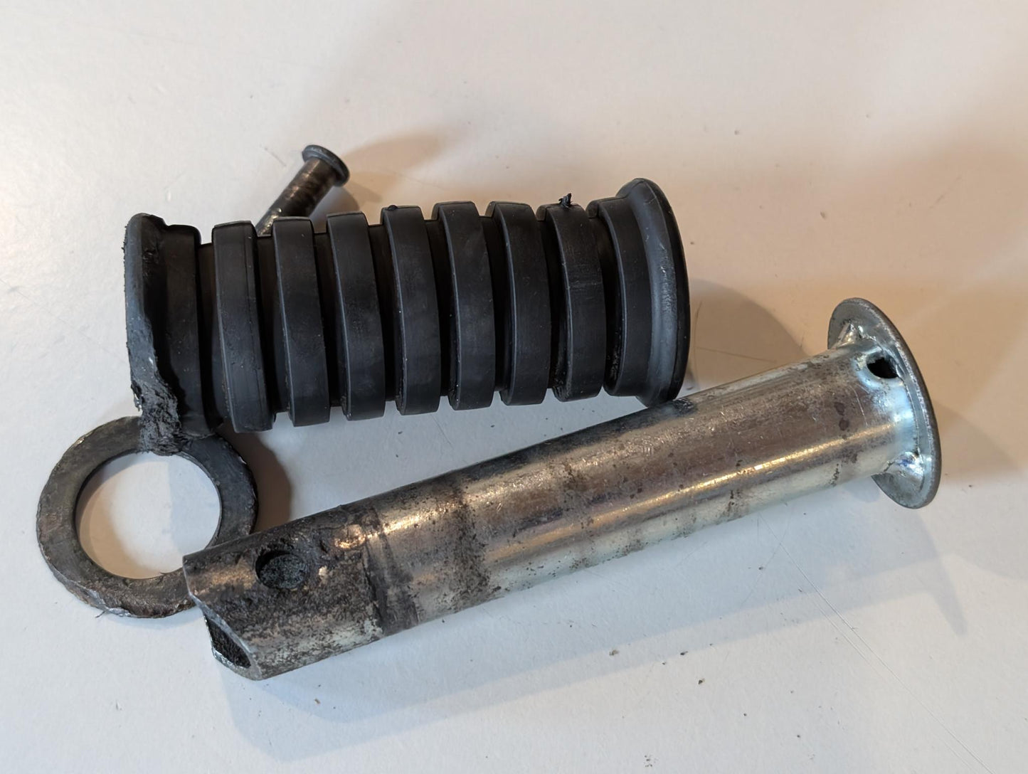 Yamaha XT600E 3TB 3UW Fussraste links oder rechts 120-27431-00