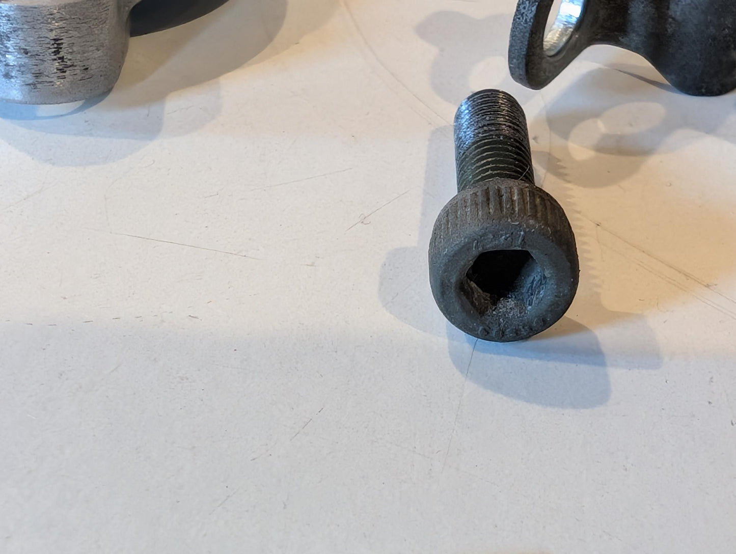 Yamaha XT600E 3TB 3UW Deckel Nockenwelle 3TB-12215-00 mit Halter Ölschlauch 90462-15196, gebraucht