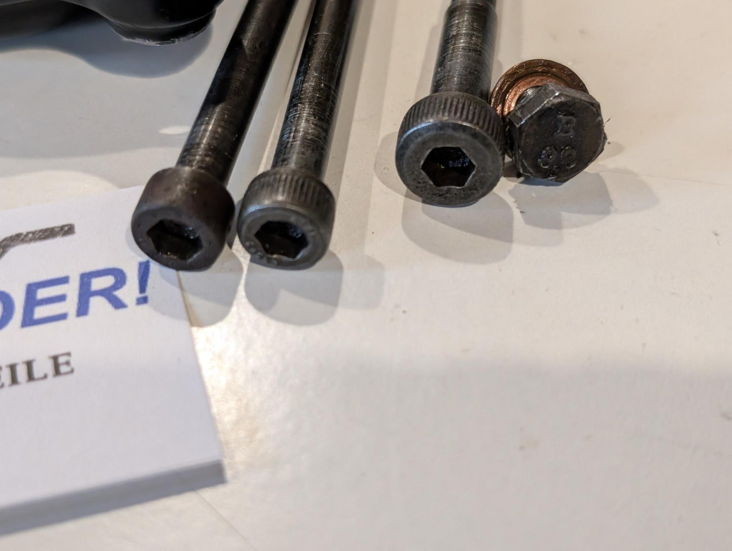 Yamaha XT600 43F Ölfilterdeckel 583-13447 mit Schrauben schwarz gebraucht