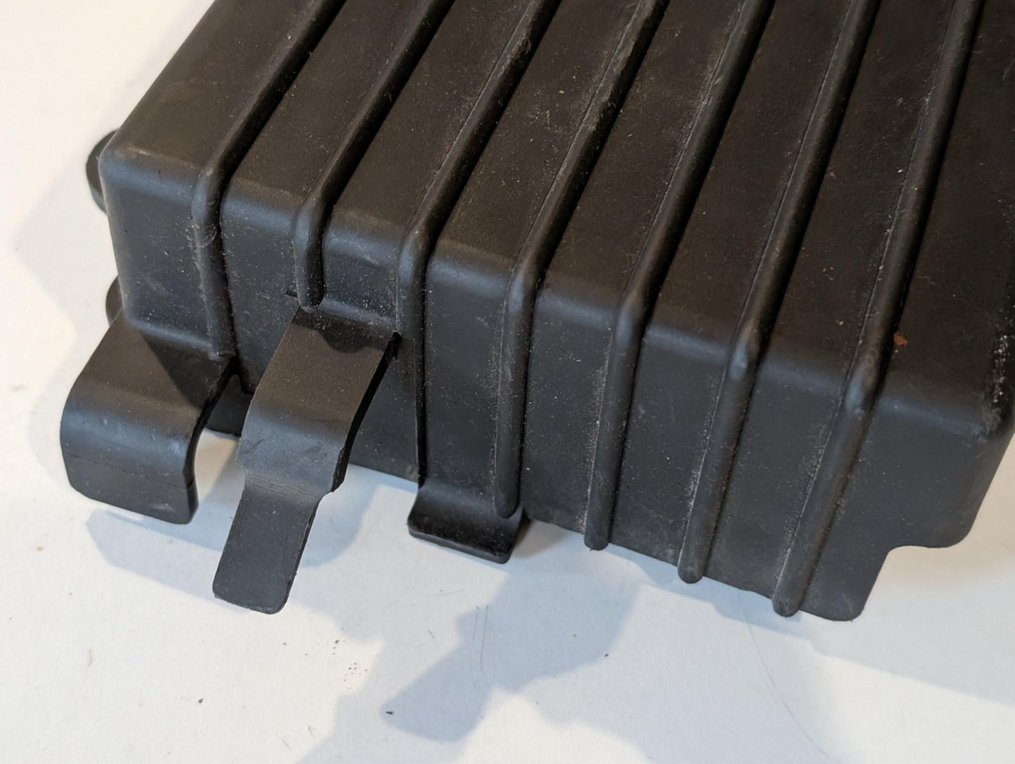 Yamaha XT600 43F Batteriehalter Batteriekasten 34L-2177G-00 Halter Spannungsregler gebraucht