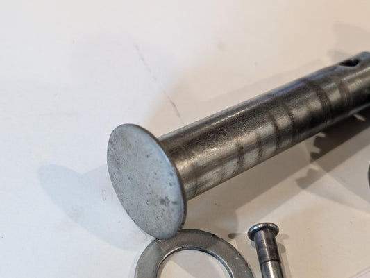 Yamaha XT600Z 3AJ Fussraste hinten rechts 120-27431-00 2KF-27437-00 120-27433-00 gebraucht