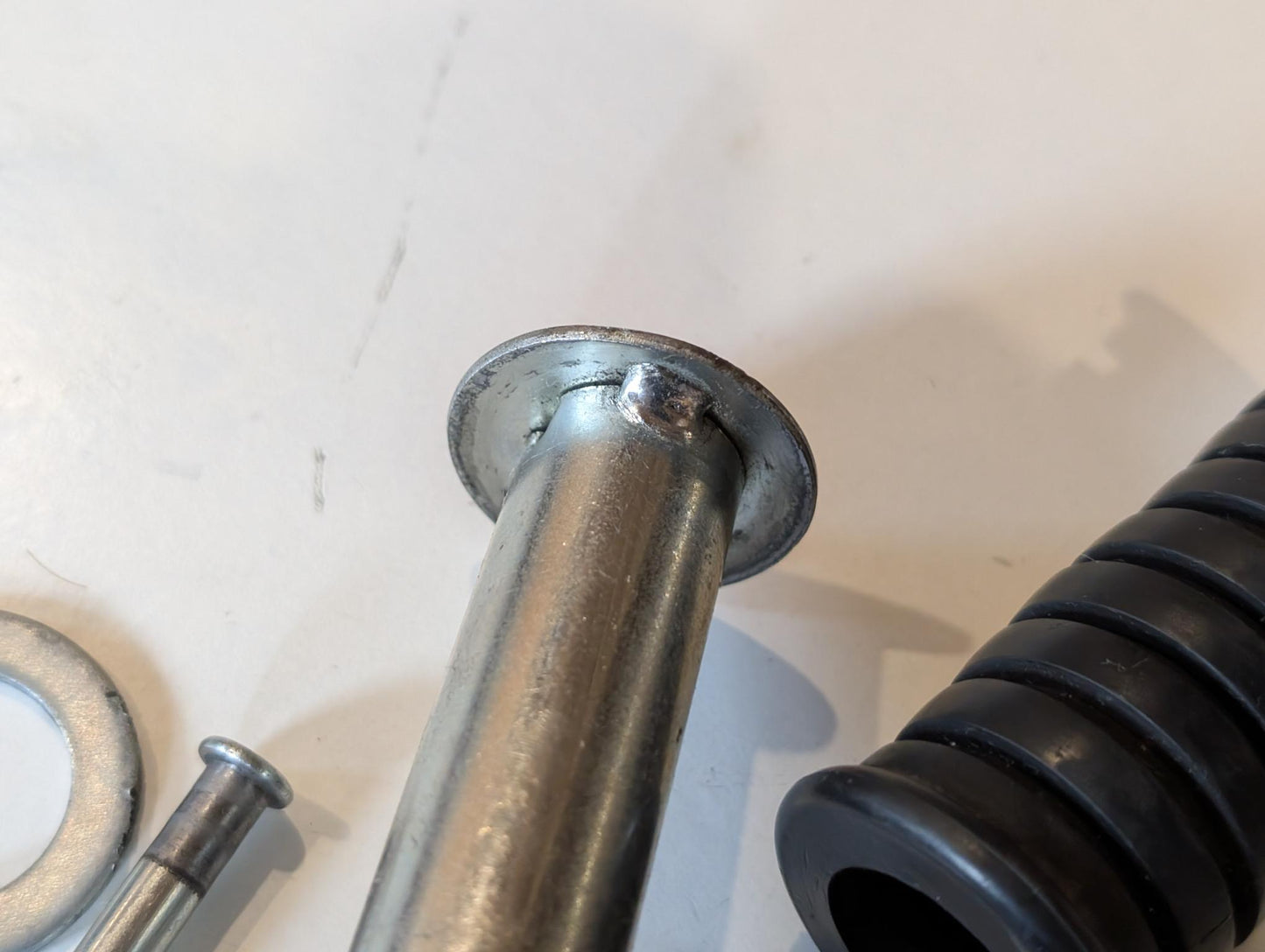 Yamaha XT600Z 3AJ Fussraste hinten rechts 120-27431-00 2KF-27437-00 120-27433-00 gebraucht