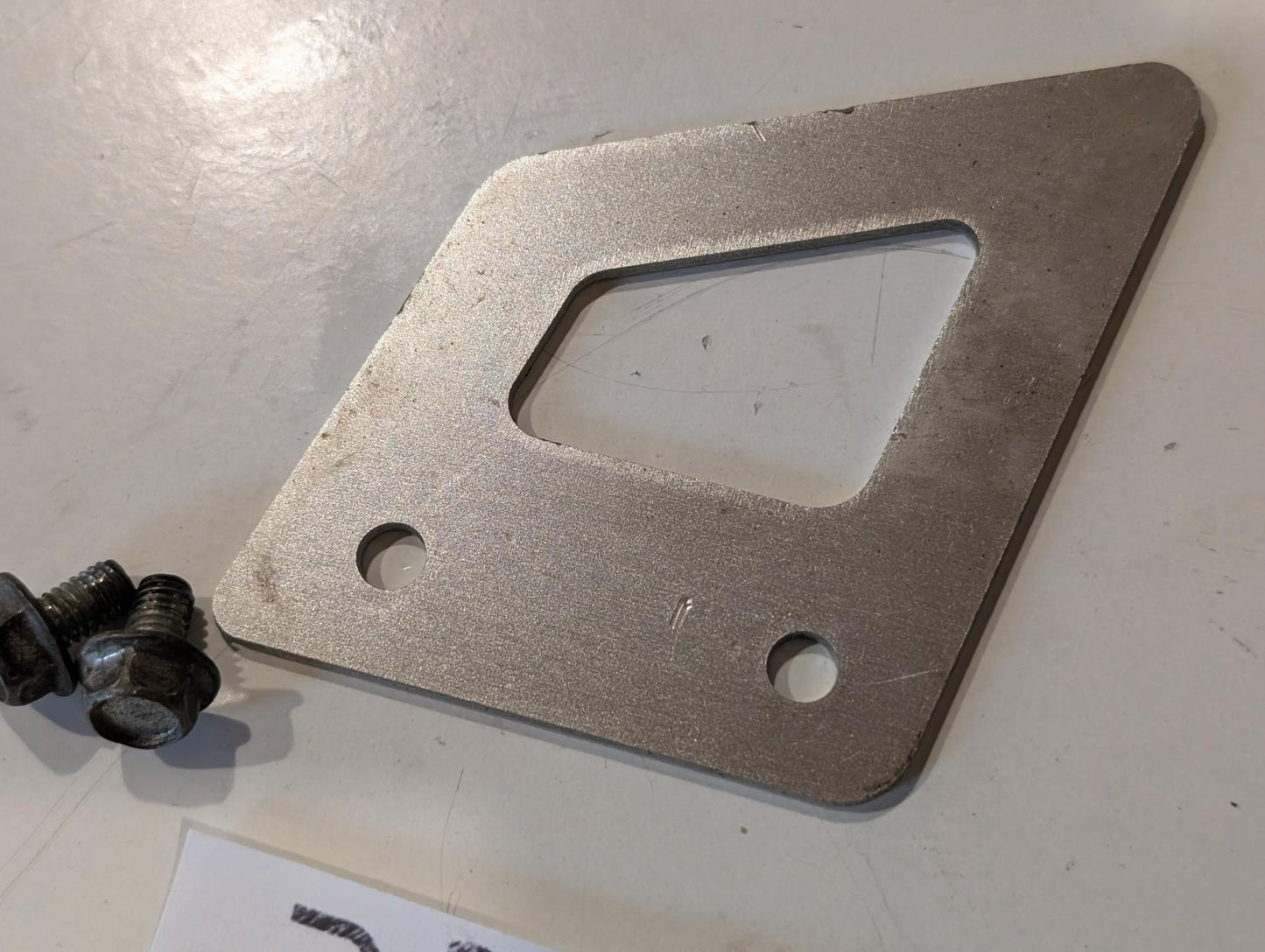 Yamaha XT600Z 3AJ Schutzblech Bremssattel hinten 2KF-27491-00 mit Schraube gebraucht