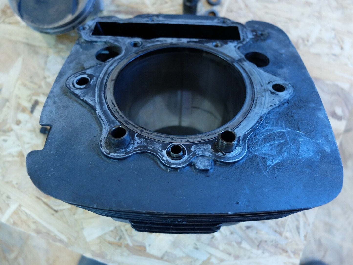 Yamaha XT600 2KF 2NF 1VJ 3AJ u.a. Zylinder 3AJ00 mit einigen Schrauben Scheiben