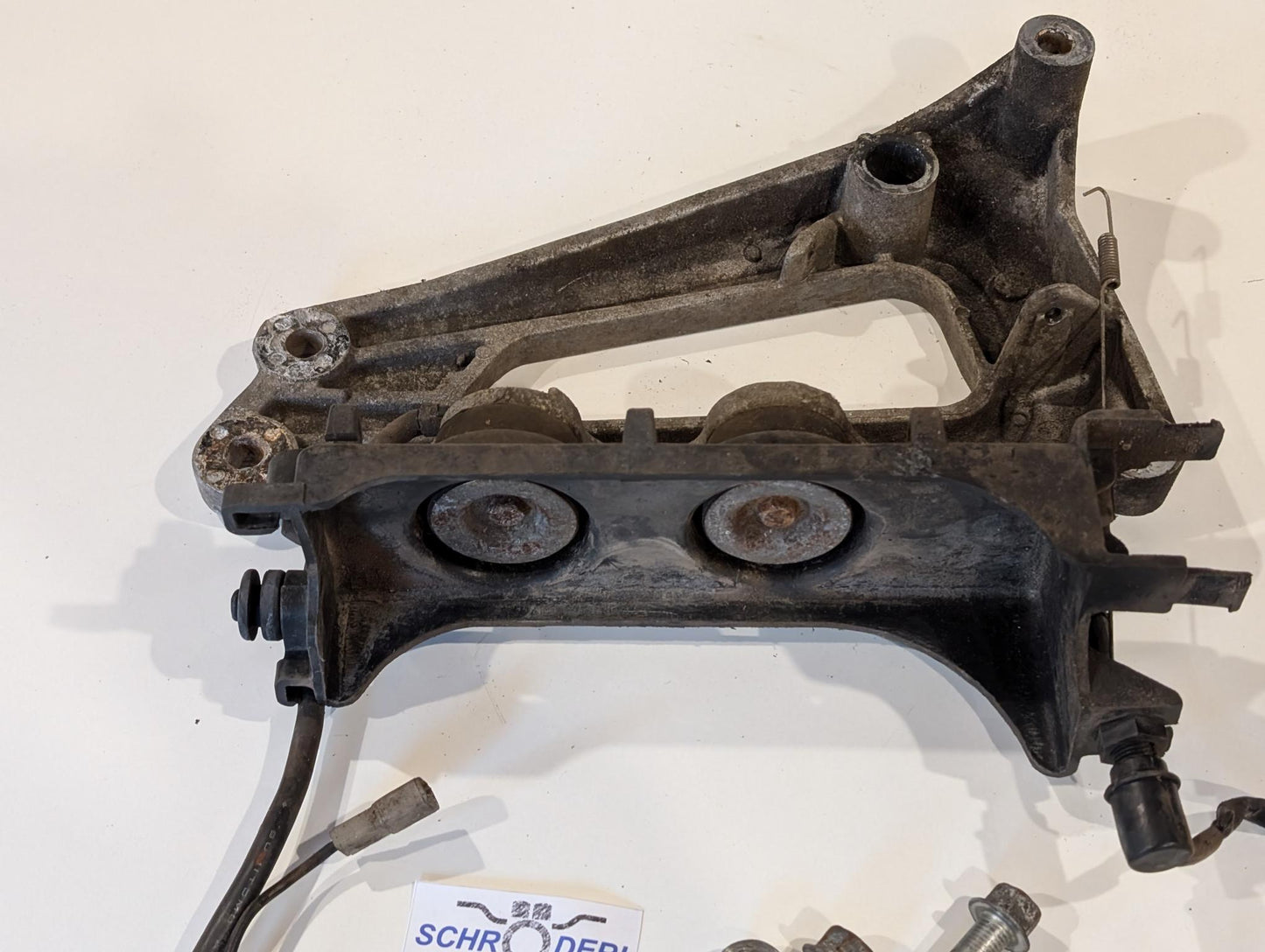 Yamaha XV750 5G5 Fussrastenplatte rechts mit Batteriekonsole, Bremslichtschalter, Minus-Kabel