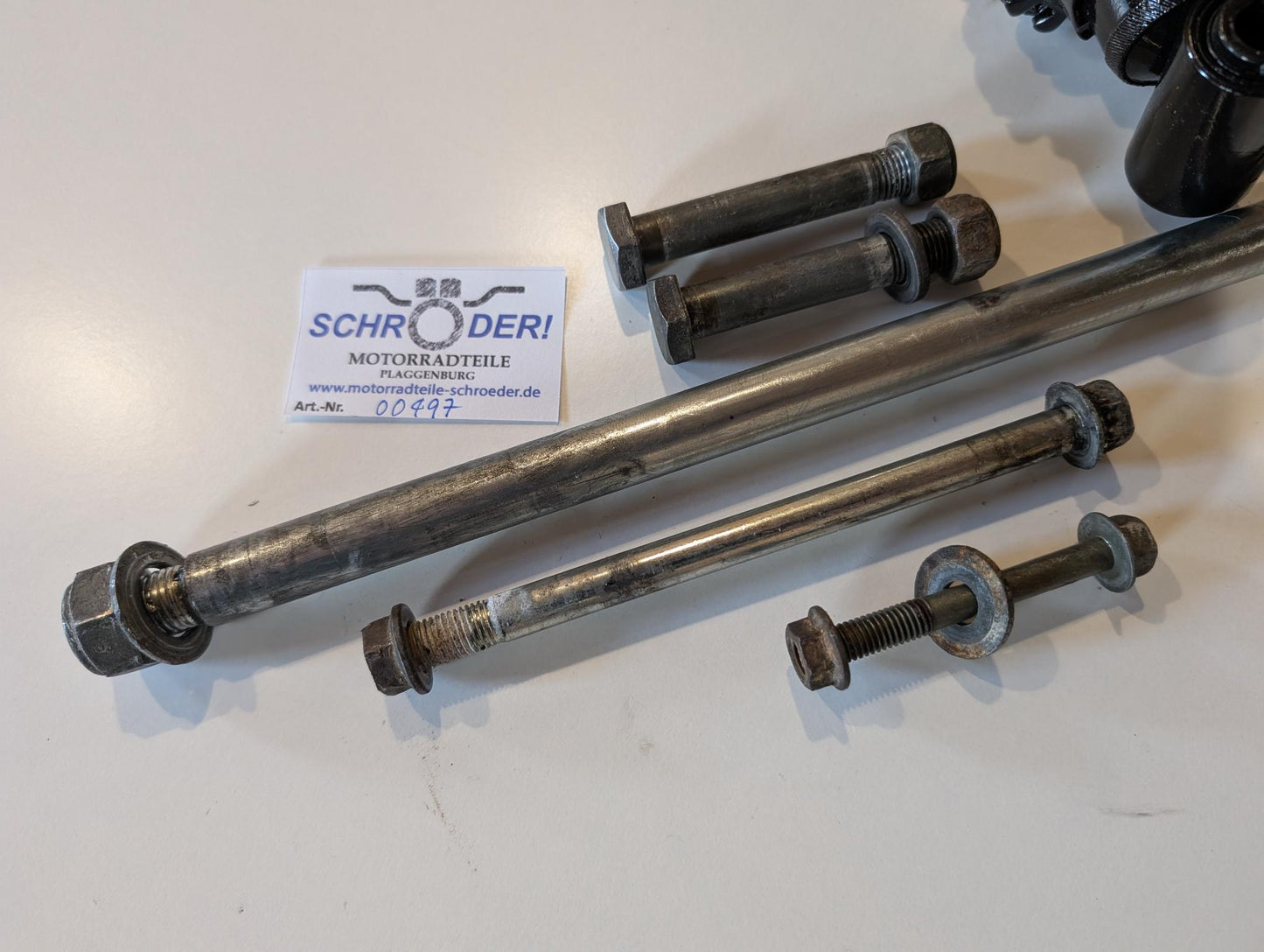 Yamaha TZR125 4FL Schwingenachse 4G0-22141-00 Motorhalteschrauben