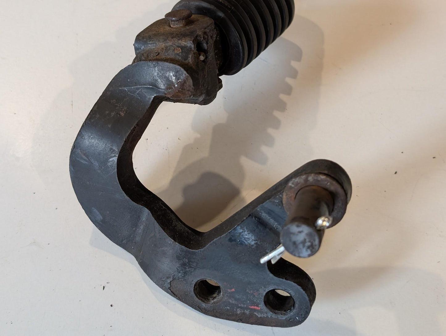 Yamaha XT600 2KF 2NF u.a. Fussrastenhalter und Fussraste rechts 2KF-27422-00