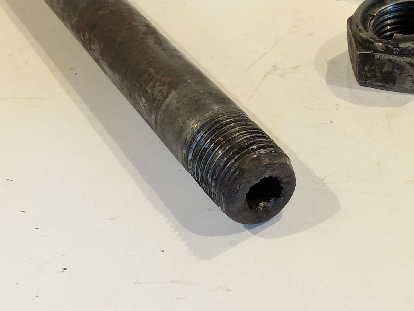 Yamaha XT600 2KF 2NF u.a. Achse Schwinge Drehwelle 34K-22141-01, gebraucht