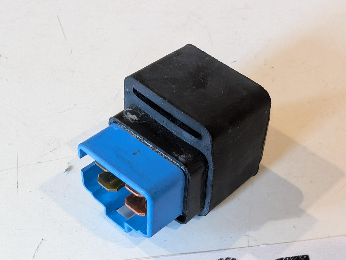 Yamaha GTS1000A 4BH Relais 4U8-02 4UB-81950-02