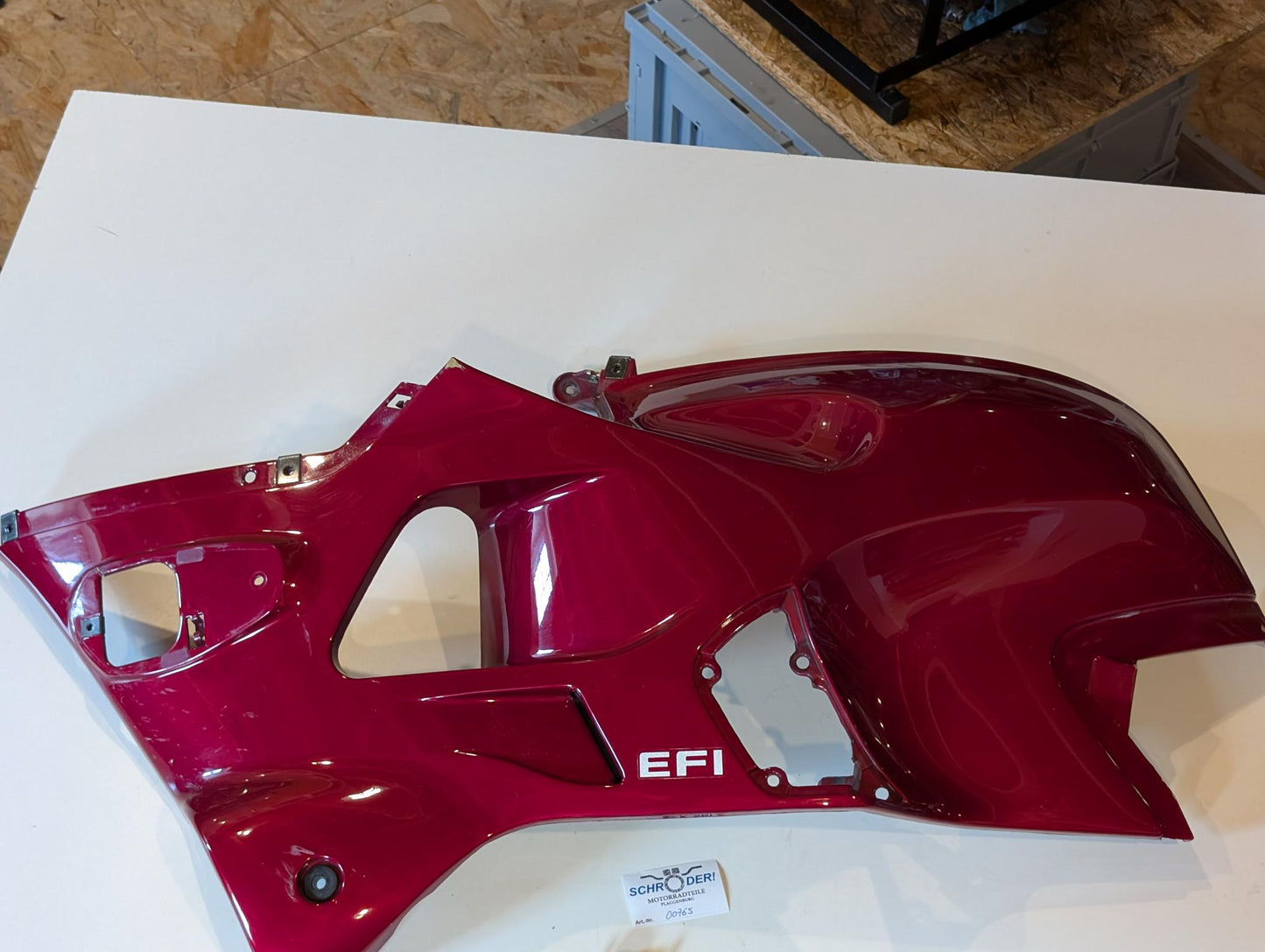 Yamaha GTS1000A 4BH Seitenverkleidung links rot 4BH-2835J-00, gebraucht