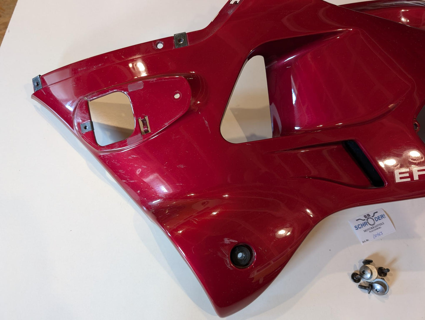 Yamaha GTS1000A 4BH Seitenverkleidung links rot 4BH-2835J-00, gebraucht