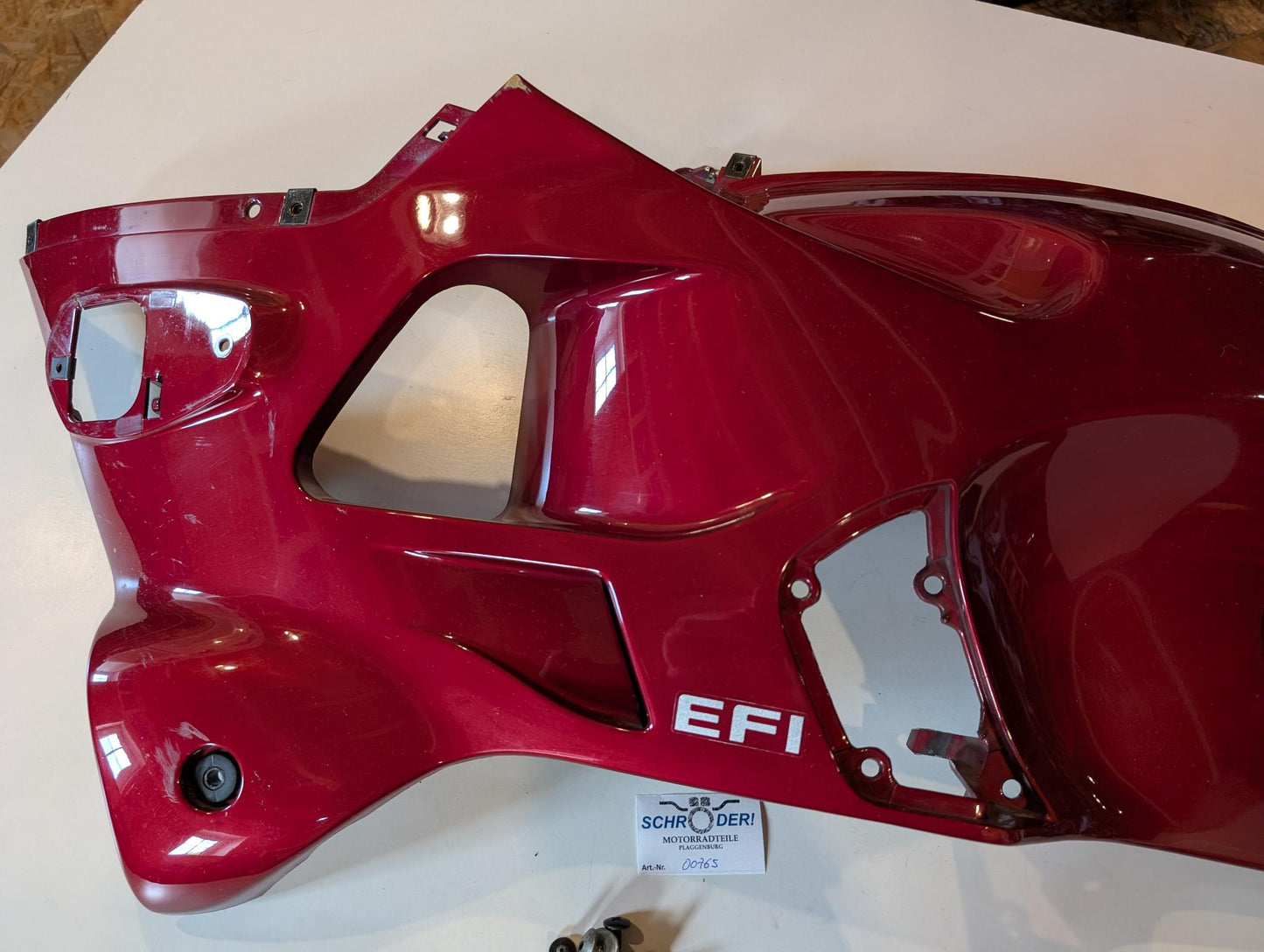 Yamaha GTS1000A 4BH Seitenverkleidung links rot 4BH-2835J-00, gebraucht
