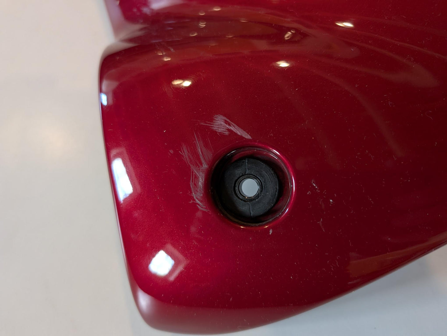 Yamaha GTS1000A 4BH Seitenverkleidung links rot 4BH-2835J-00, gebraucht