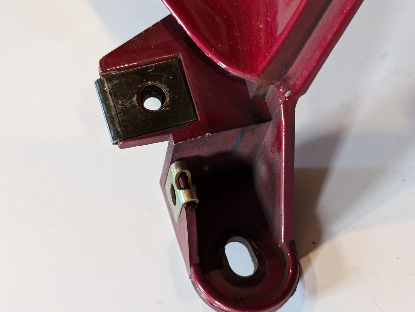 Yamaha GTS1000A 4BH Seitenverkleidung links rot 4BH-2835J-00, gebraucht