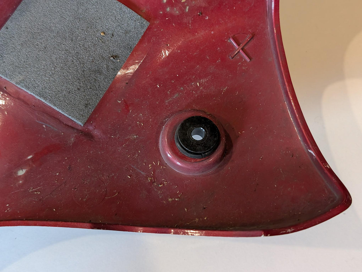 Yamaha GTS1000A 4BH Seitenverkleidung links rot 4BH-2835J-00, gebraucht