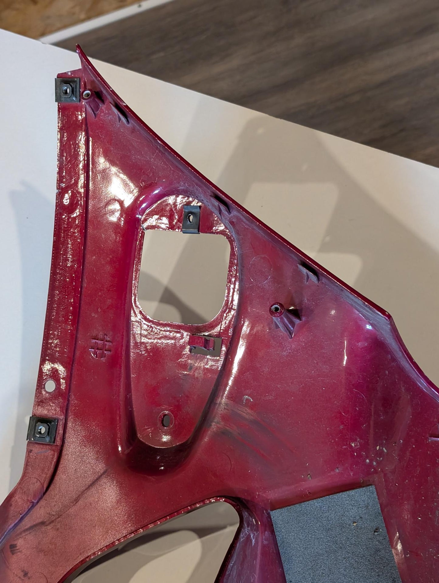 Yamaha GTS1000A 4BH Seitenverkleidung links rot 4BH-2835J-00, gebraucht