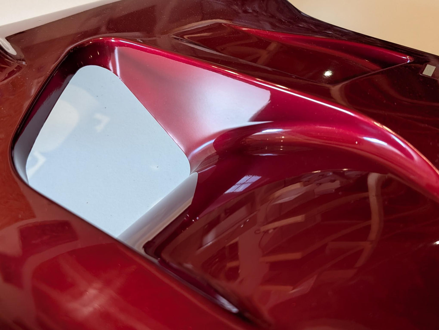 Yamaha GTS1000A 4BH Seitenverkleidung rechts rot 4BH-2835K-00, gebraucht