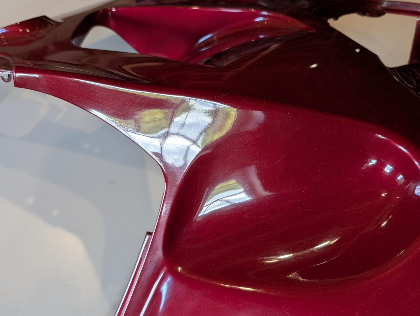 Yamaha GTS1000A 4BH Seitenverkleidung rechts rot 4BH-2835K-00, gebraucht
