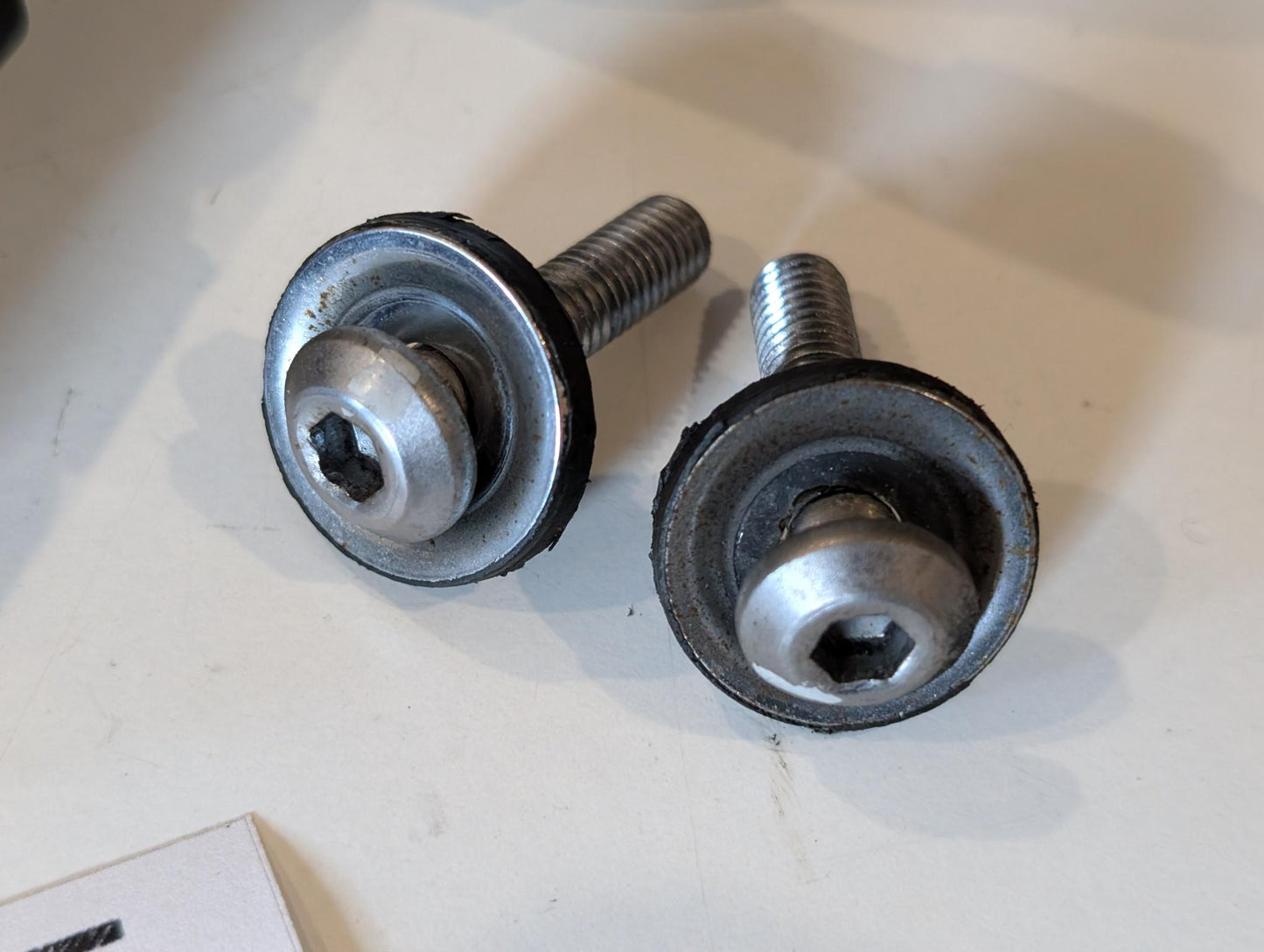 Yamaha GTS1000A 4BH Fussraste inkl. Halter und Feder vorne rechts 4BH-27420-00, gebraucht