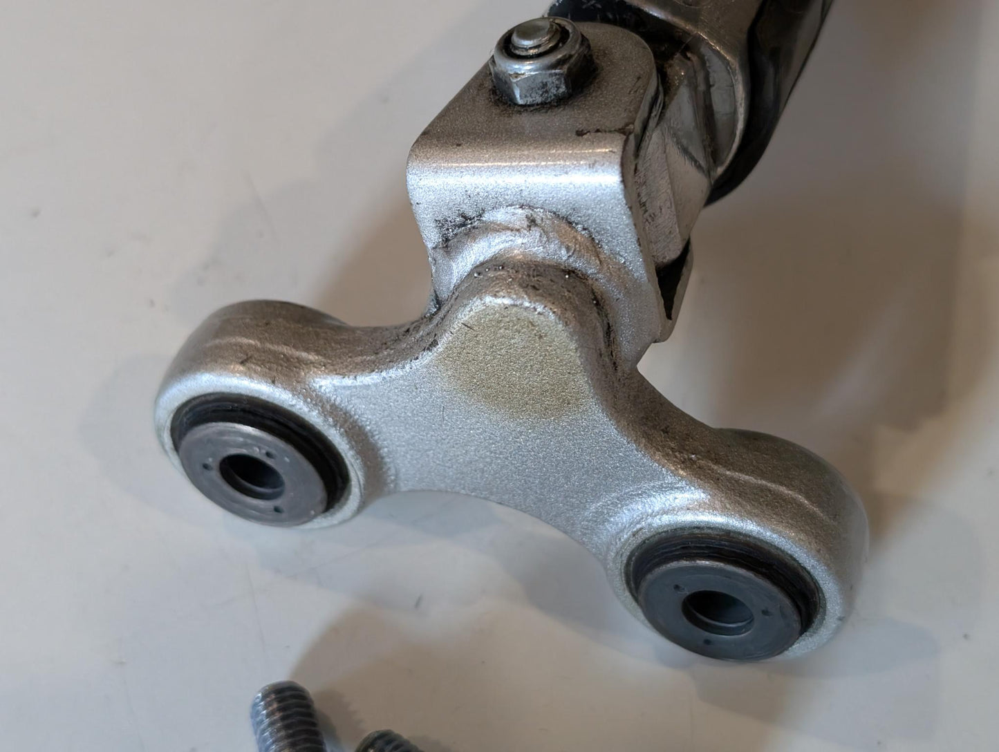 Yamaha GTS1000A 4BH Fussraste inkl. Halter hinten links 4BH-27430-00, gebraucht