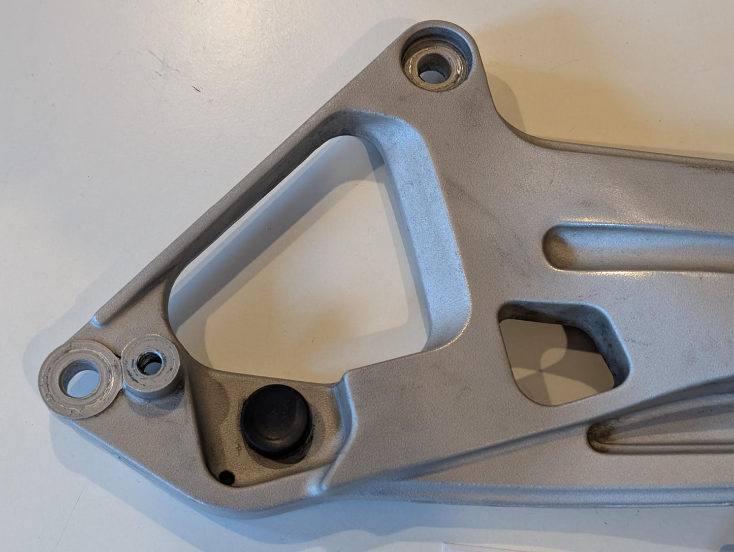 Yamaha GTS1000A 4BH Konsole Auspuff Fussraste Koffer links 4BH-27442-00 gebraucht