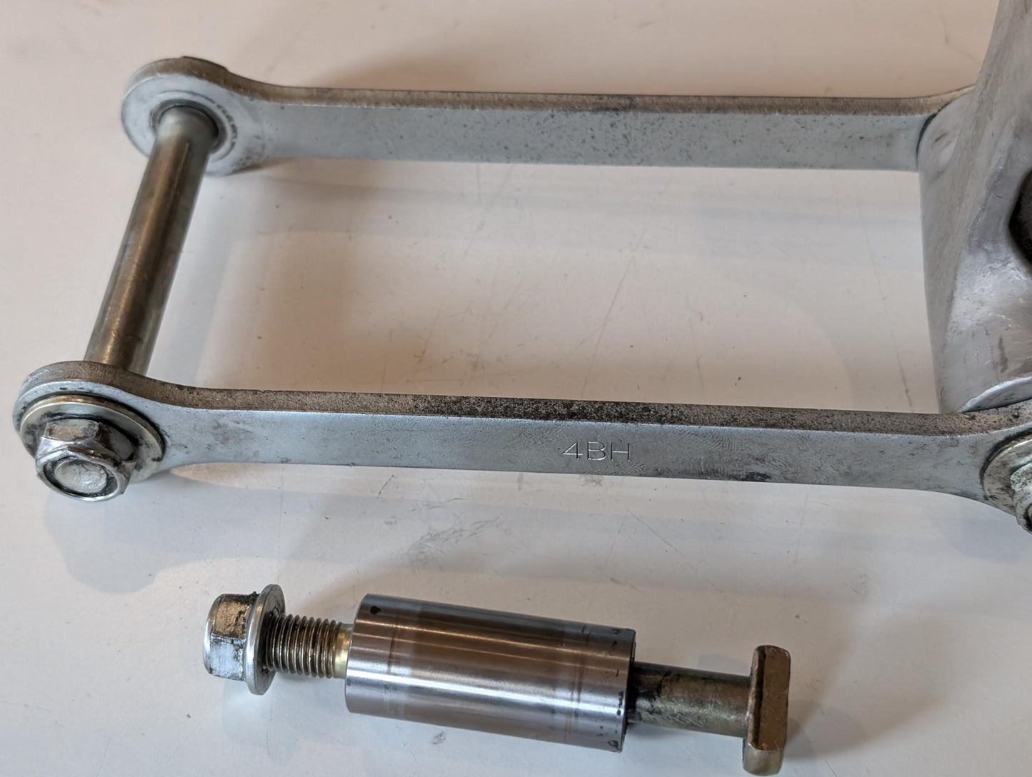 Yamaha GTS1000A 4BH Federbeinumlenkung 4BH-2217A-00 gebraucht