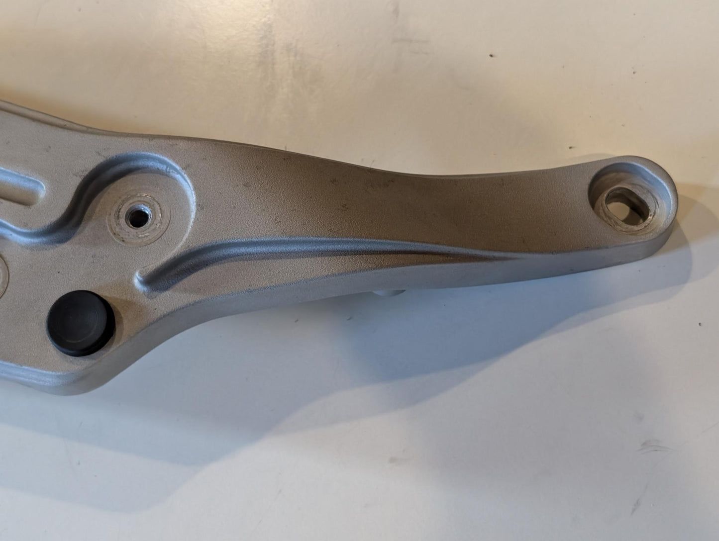 Yamaha GTS1000A 4BH Konsole Auspuff Fussraste Koffer links 4BH-27442-00 gebraucht