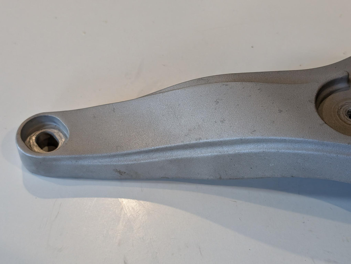 Yamaha GTS1000A 4BH Konsole Auspuff Fussraste Koffer links 4BH-27442-00 gebraucht