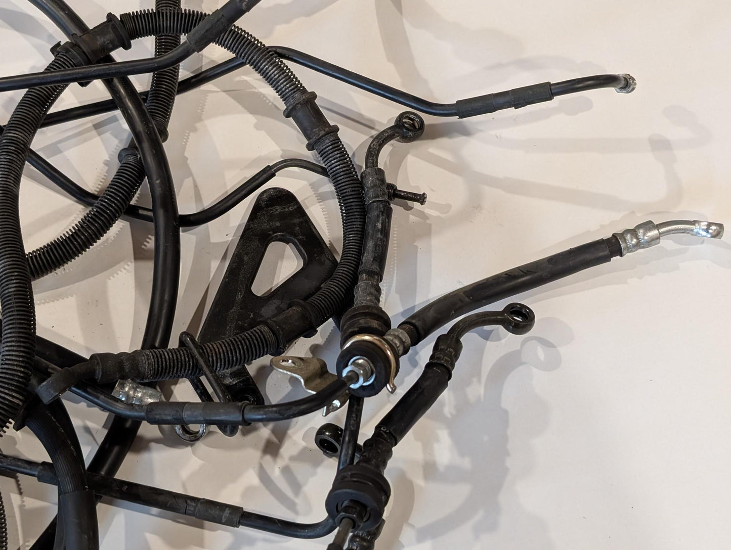 Yamaha GTS1000A 4BH Einzelabgabe Restteile Kleinteile Gummis Schrauben Halter Leitungen Schläuche gebraucht