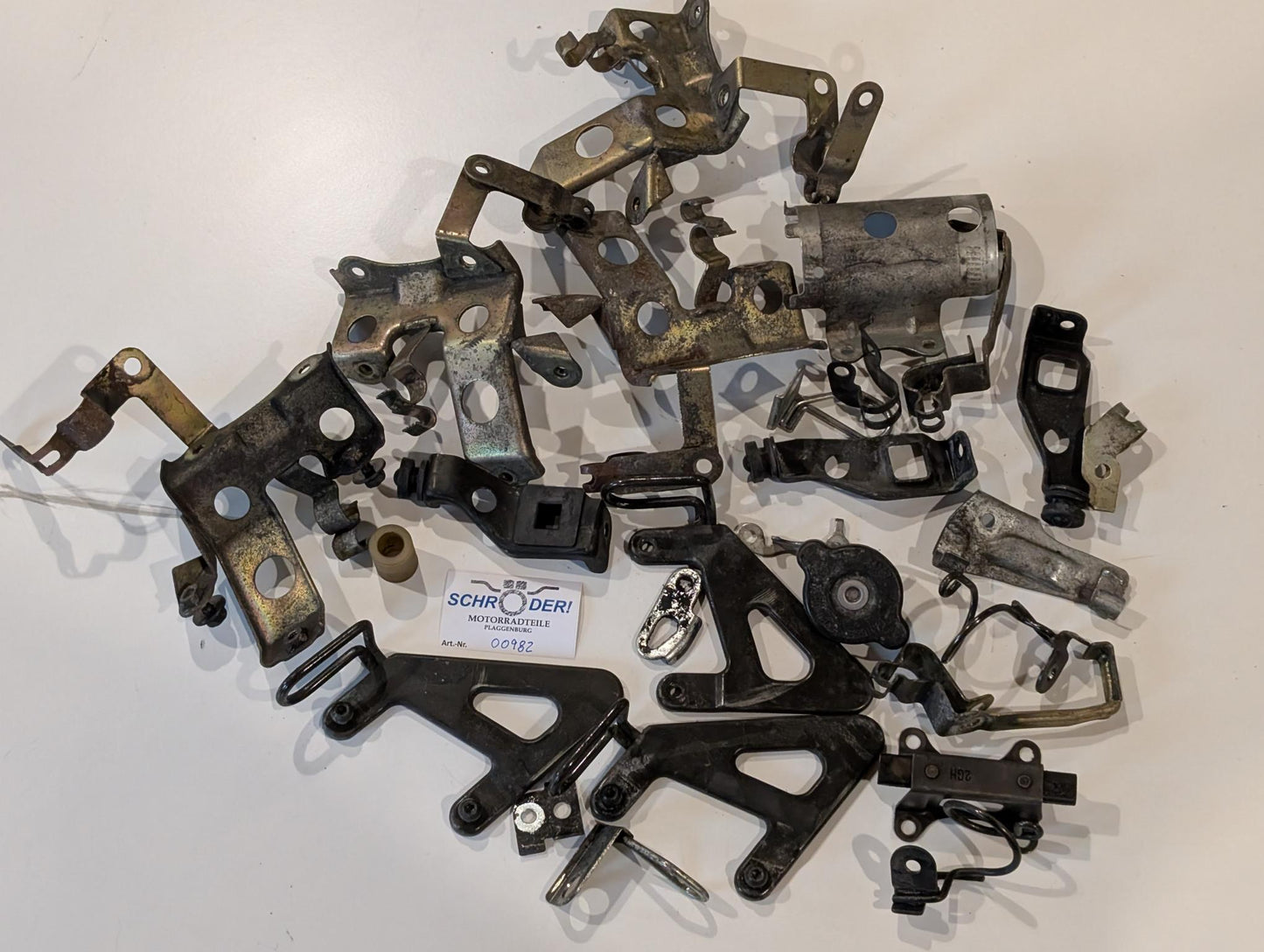 Yamaha GTS1000A 4BH Einzelabgabe Restteile Kleinteile Gummis Schrauben Halter Leitungen Schläuche gebraucht