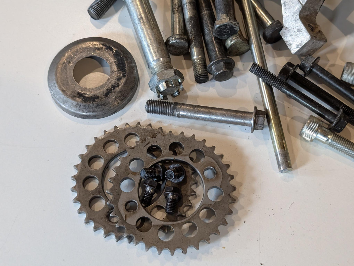 Yamaha GTS1000A 4BH Einzelabgabe Restteile Kleinteile Gummis Schrauben Halter Leitungen Schläuche gebraucht