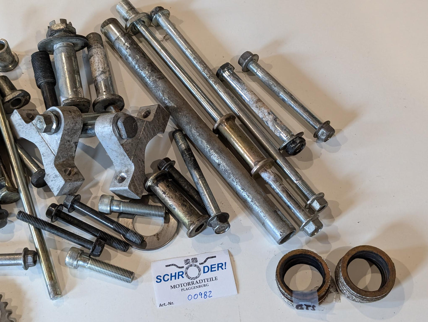 Yamaha GTS1000A 4BH Einzelabgabe Restteile Kleinteile Gummis Schrauben Halter Leitungen Schläuche gebraucht