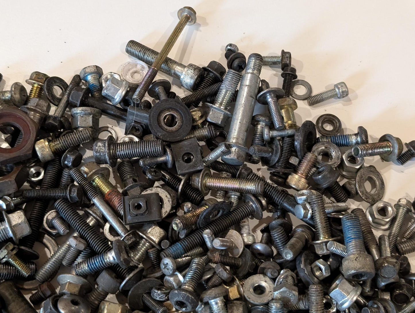 Yamaha GTS1000A 4BH Einzelabgabe Restteile Kleinteile Gummis Schrauben Halter Leitungen Schläuche gebraucht
