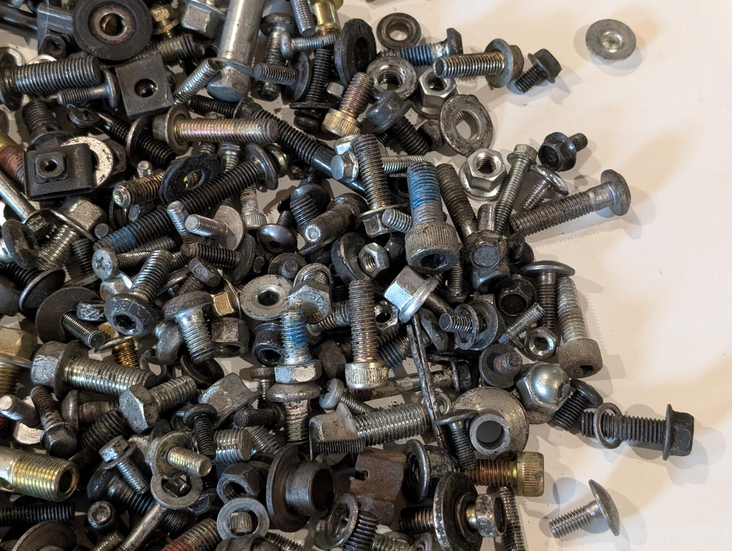 Yamaha GTS1000A 4BH Einzelabgabe Restteile Kleinteile Gummis Schrauben Halter Leitungen Schläuche gebraucht
