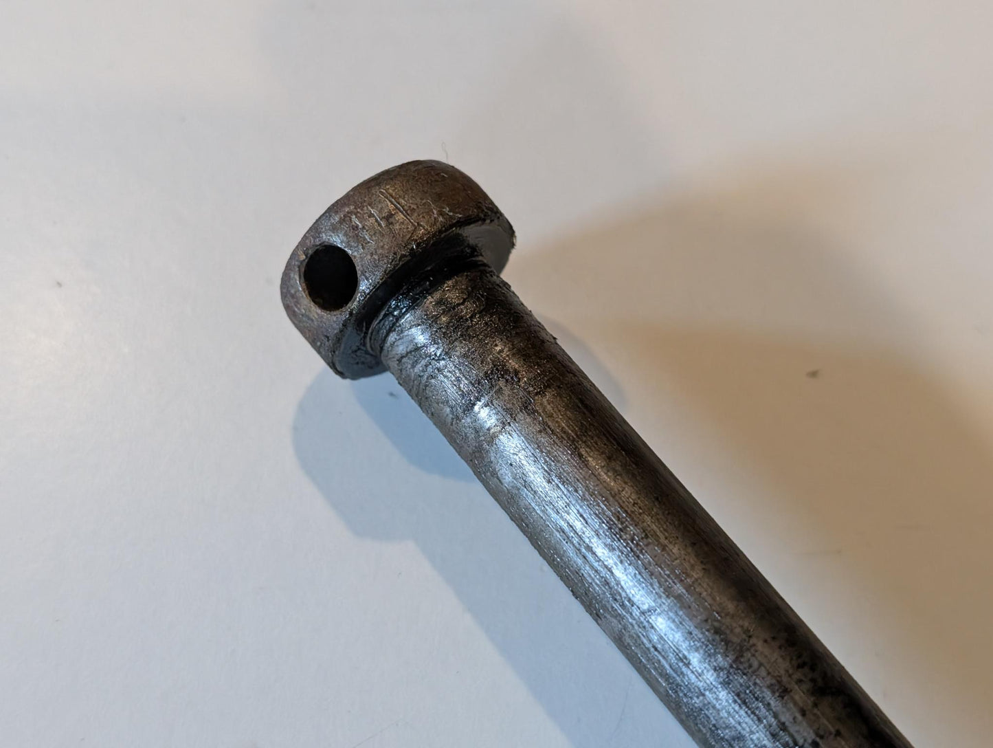 Yamaha DT175MX 2K4 Hinterradachse inkl. Mutter und Kettenspannern, gebraucht