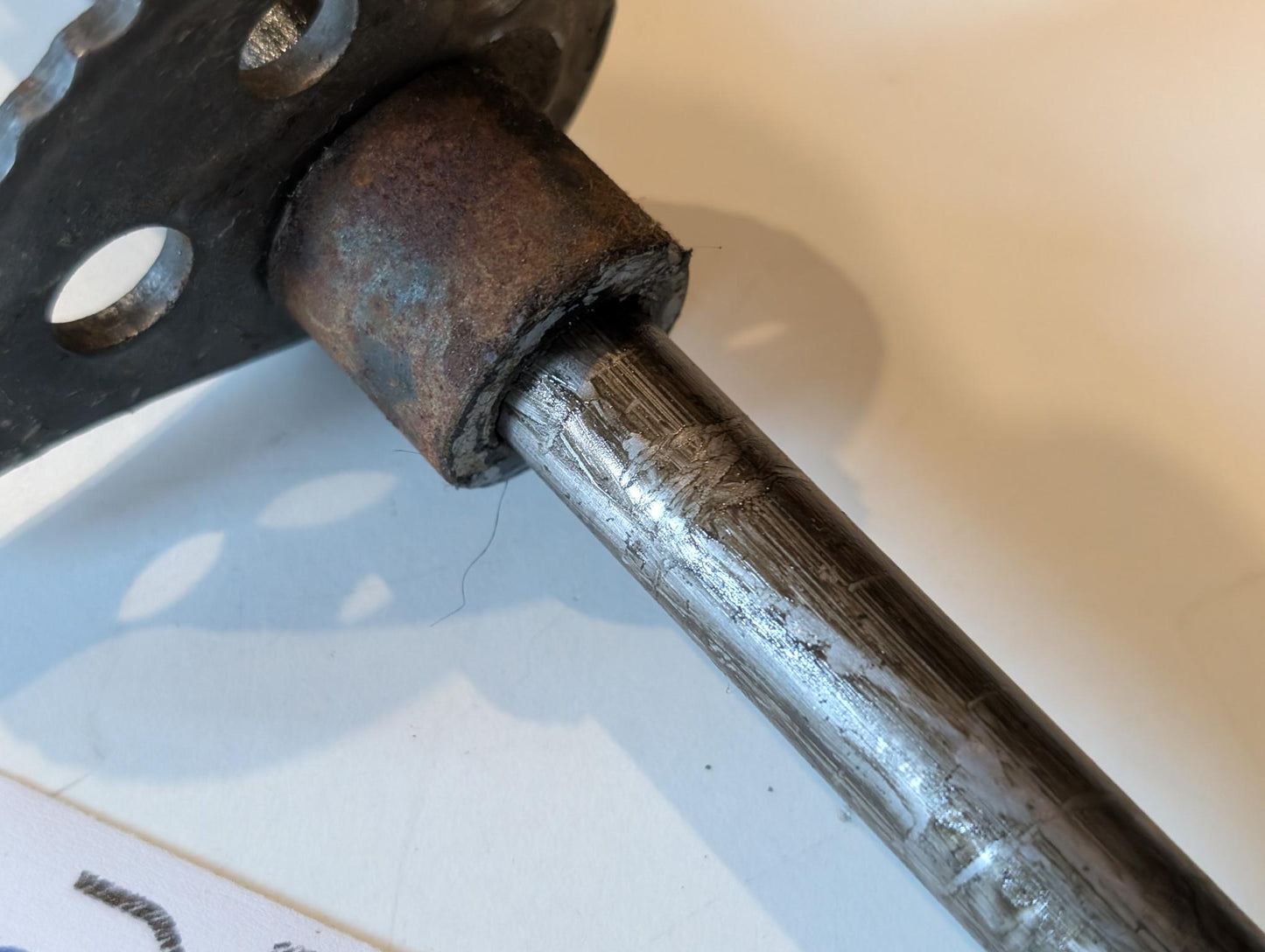 Yamaha DT175MX 2K4 Hinterradachse inkl. Mutter und Kettenspannern, gebraucht