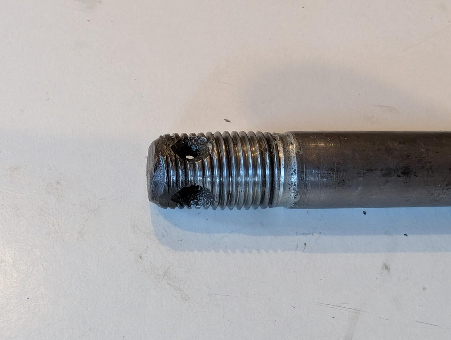 Yamaha DT175MX 2K4 Vorderradachse Vorderachse mit Hülse, gebraucht