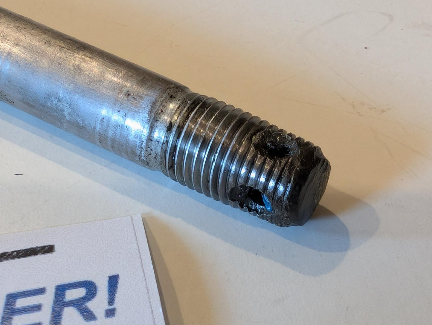 Yamaha DT175MX 2K4 Vorderradachse Vorderachse mit Hülse, gebraucht