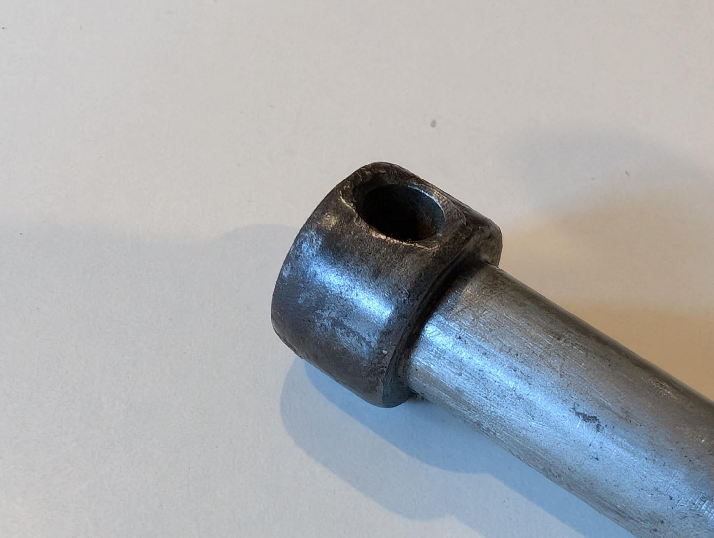 Yamaha DT175MX 2K4 Vorderradachse Vorderachse mit Hülse, gebraucht