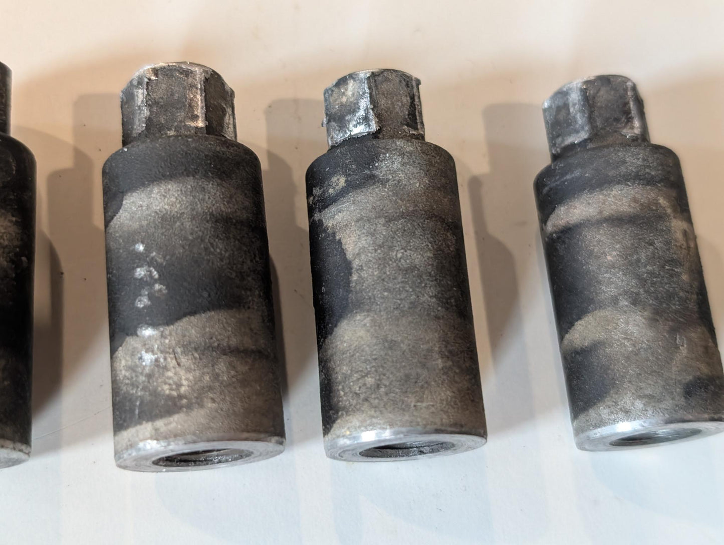 Yamaha DT175MX 2K4 Schrauben Schraubhülsen Zylinder, gebraucht