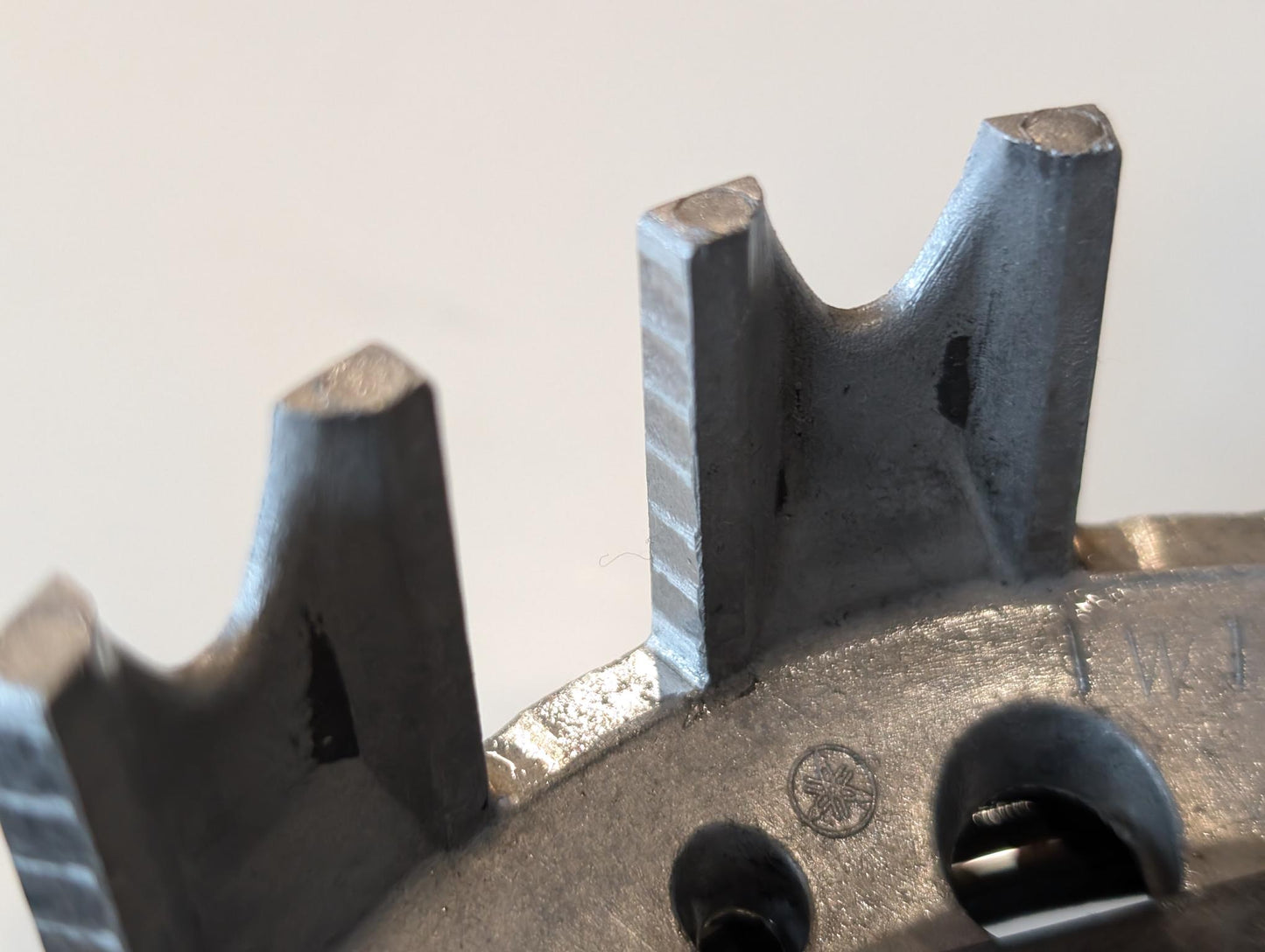 Yamaha DT175MX 2K4 Kupplungskorb Primärantrieb Druckplatte Kupplung, gebraucht