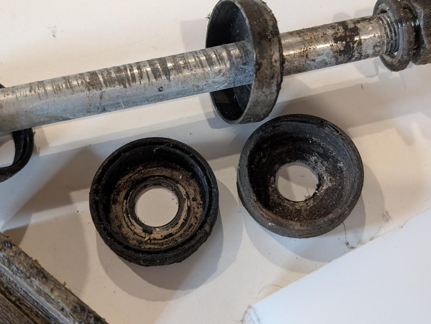 Yamaha DT175MX 2K4 Schwingenachse Kettenspanner Kettenführung, gebraucht