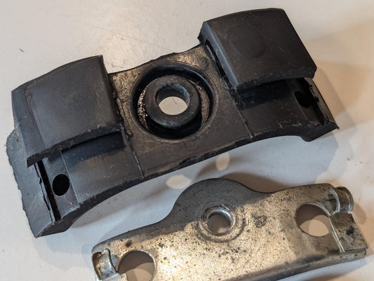 Yamaha XT600E 3TB 3UW Tankauflagegummi Tankhalterung Vibrationsdämpfer 43F-24182-00 3TB-24186-00, gebraucht